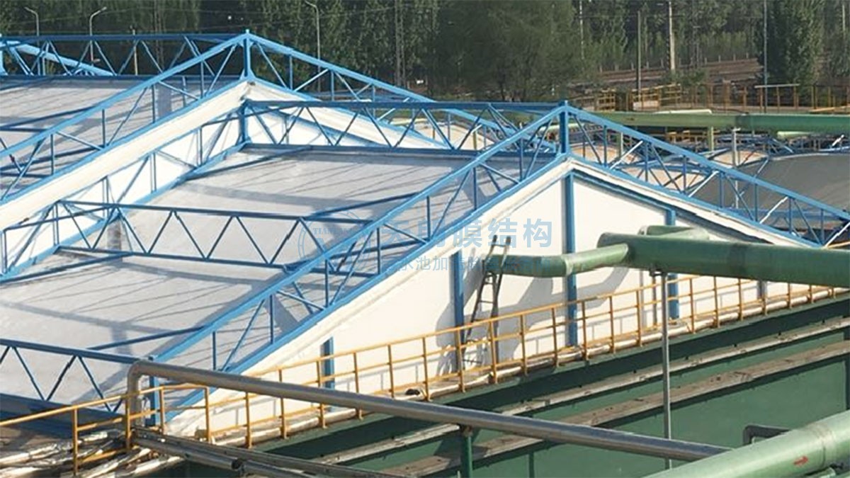 兗礦國(guó)際焦化有限公司污水池密封罩安裝工程